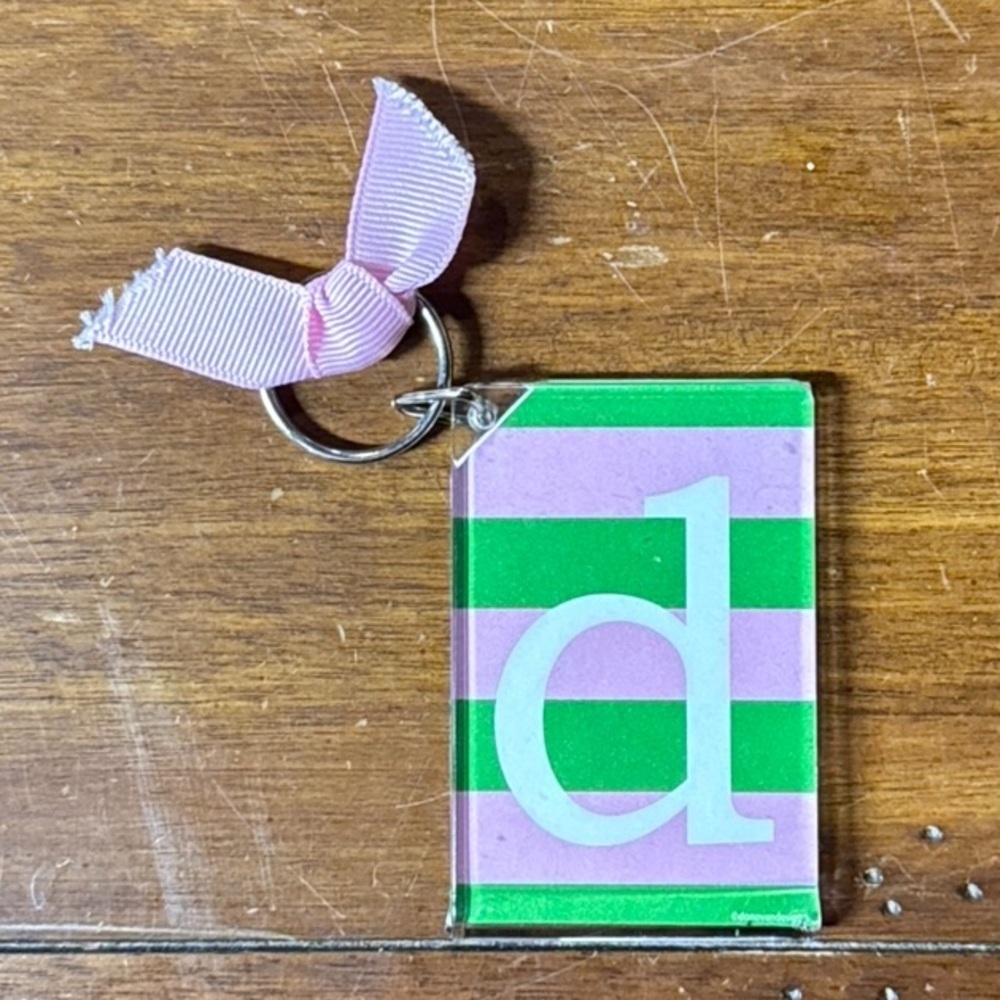Monogram D Keychain - Picture 3 of 3